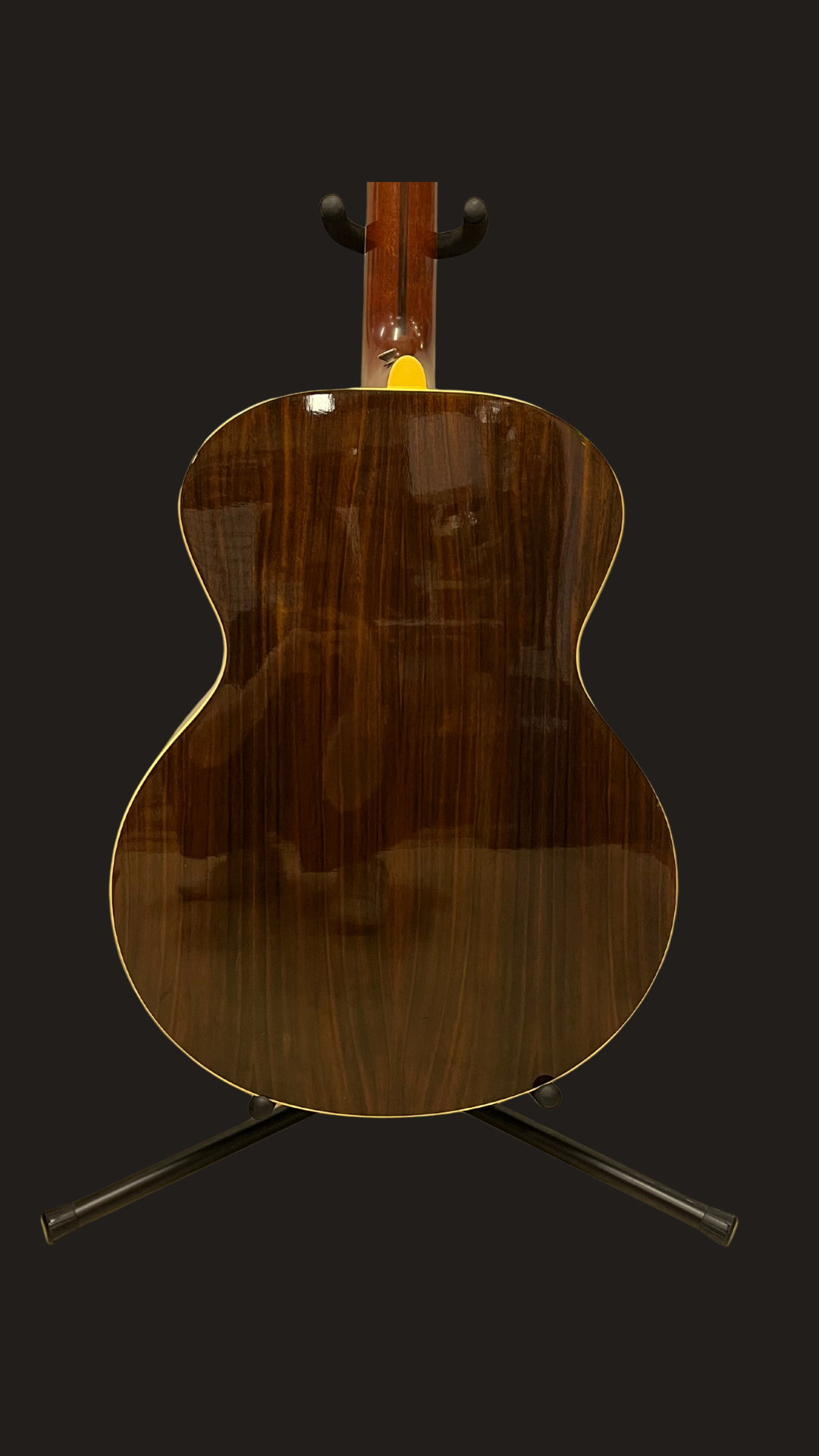 Yamaha LJ6 acoustic autographed (used)