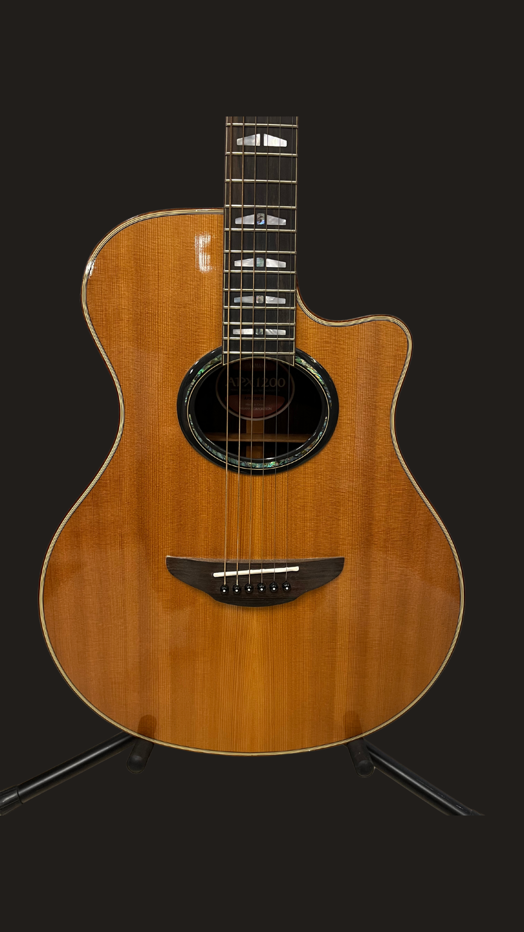 Yamaha APX 1200 electric acoustic natural finish (used)