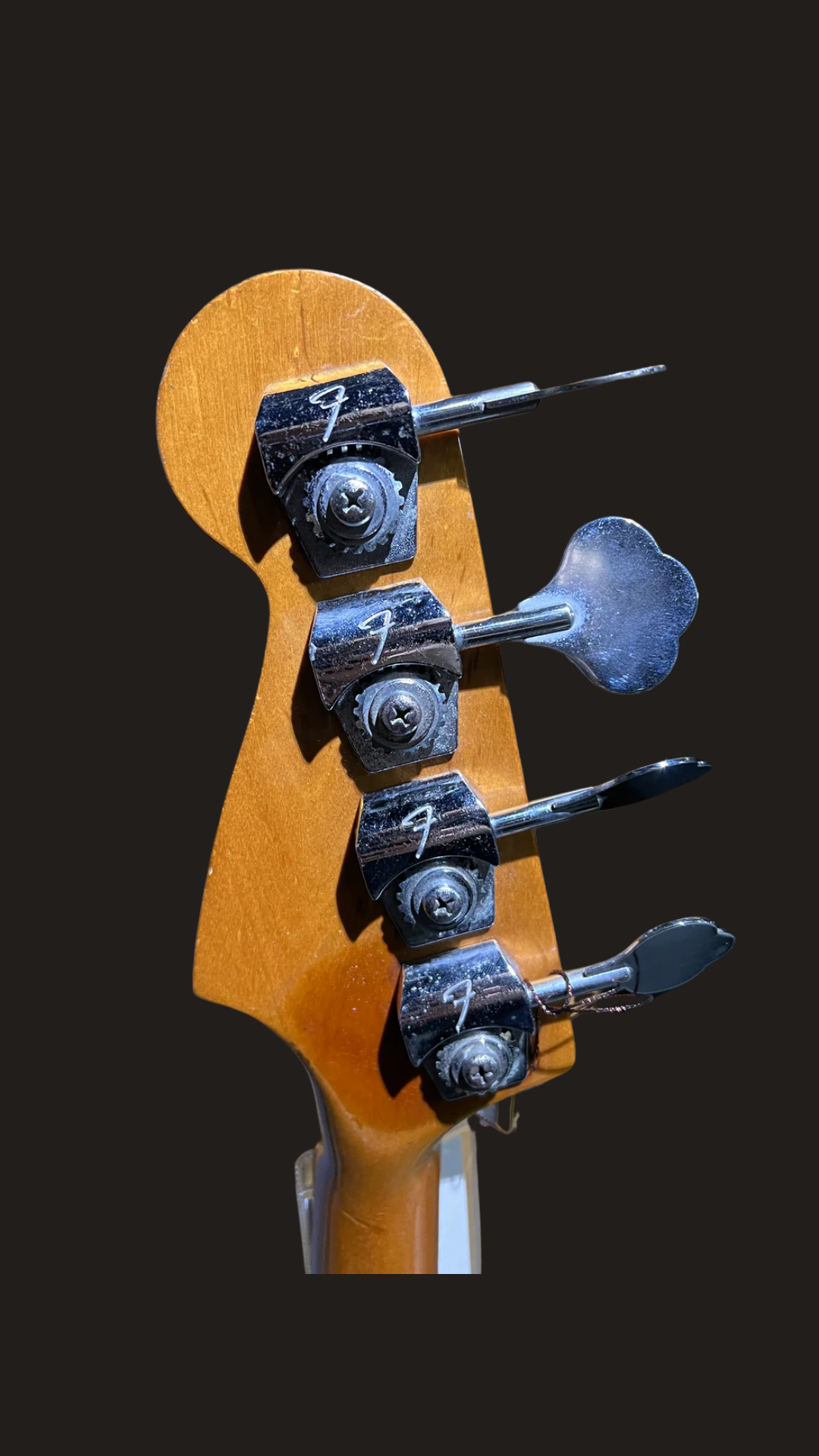 Fender 1983 j bass (used)