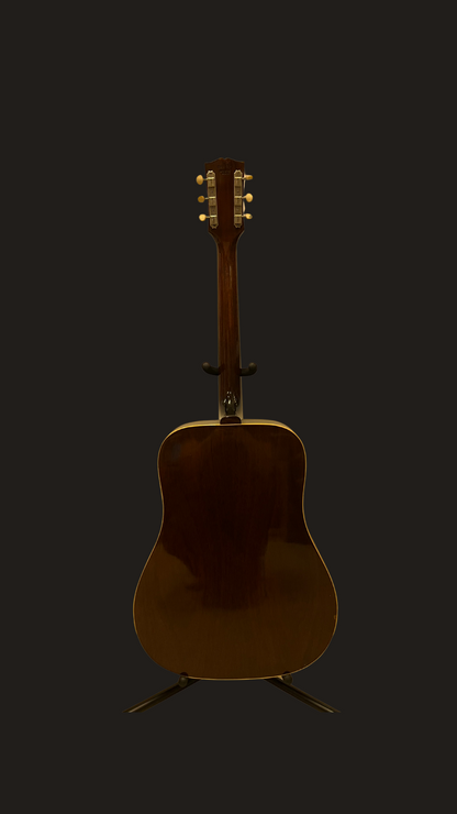 Gibson J-45 Deluxe square body vintage (used)