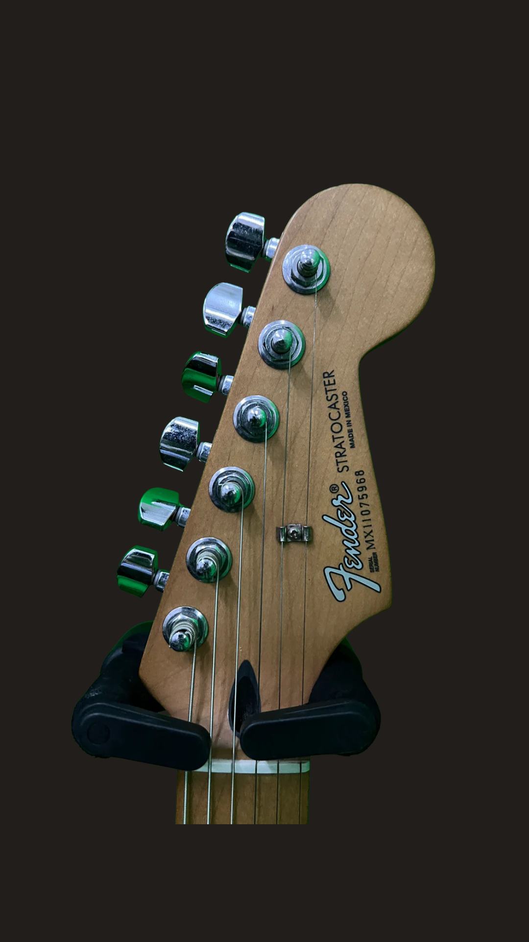 Fender MIM deluxe roadhouse stratocaster (used)