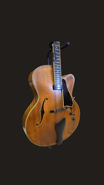 Eastman AR-810 CE Archtop