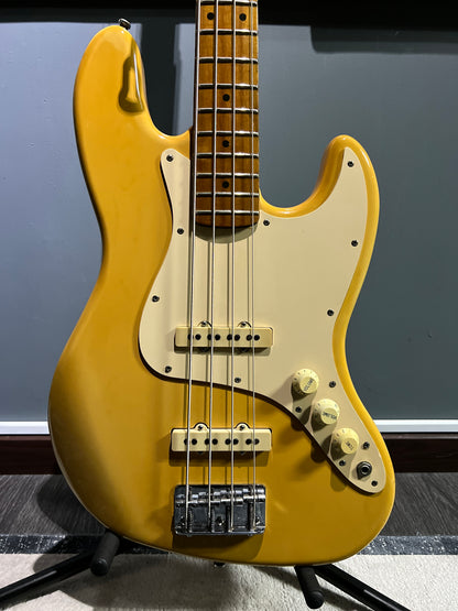 Fender 1983 j bass (used)