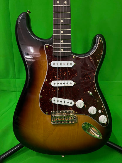 Fender MIM deluxe players stratocaster (used)