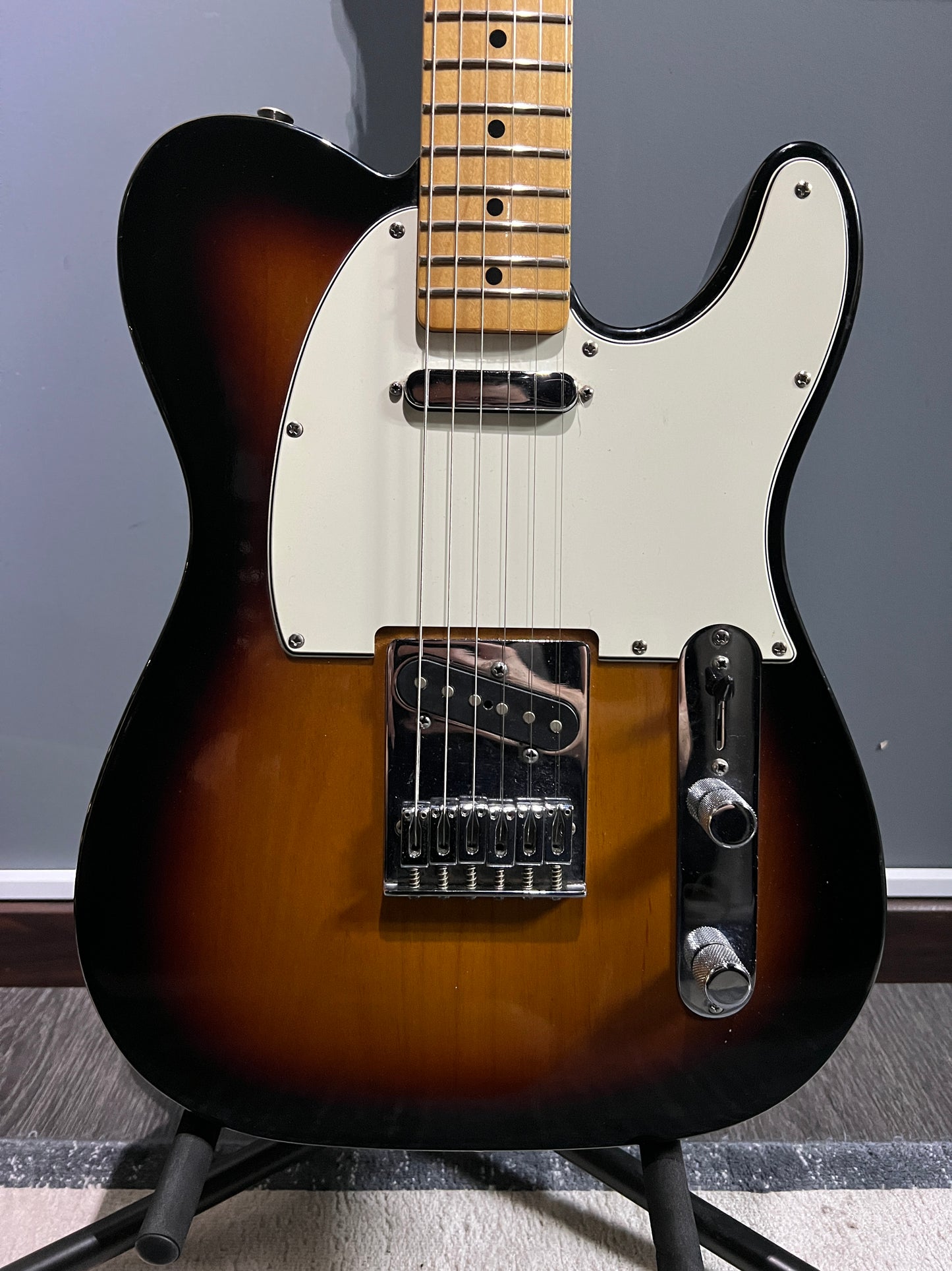 Fender MIM standard telecaster sunburst (used)