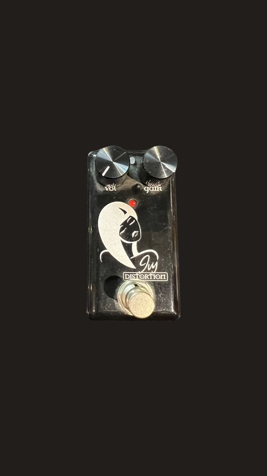 Red Witch Ivy Distortion