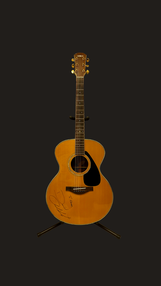 Yamaha LJ6 acoustic autographed (used)